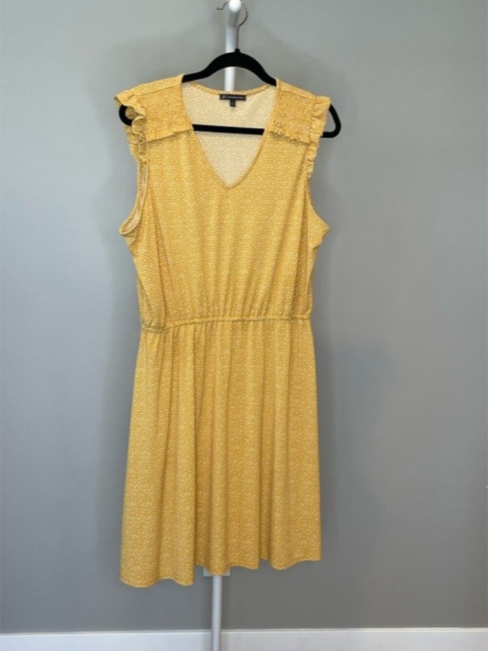 Adrianna Papell Yellow Sleeveless V-Neck Dress with Ruffle Shoulders